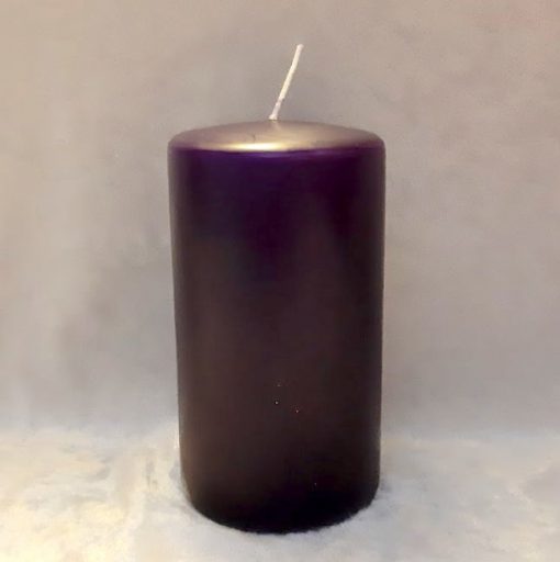 lila Kerze 7 cm Durchmesser und 12 cm hoch perfekte Blockkerze für die Adventszeit