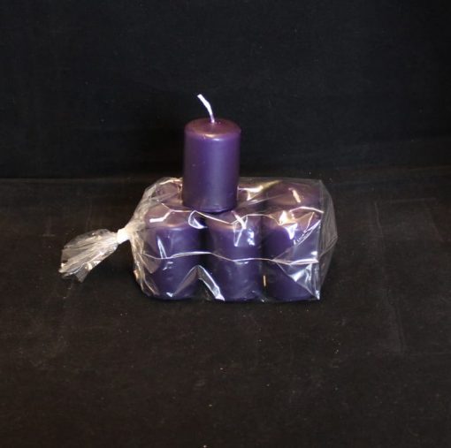 kleine dunkelviolette Kerze 4 x 6 Zentimeter im Beutel mit 6 Stück