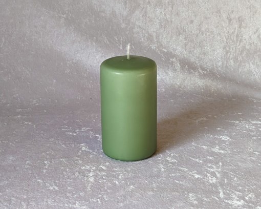 støvgrønt bloklys stearinlys 7 x 12 centimeter til jule og advent samt festbordet