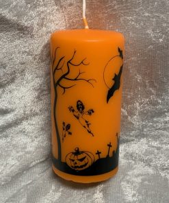 Orange Blockkerze 6 x 12 Zentimeter Kerze für Halloween mit Baum und Kreuz und Schrecken