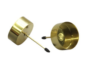 lysholdere på spyd i guld metal til fyrfadslys 4 styk på 7 centimeter.