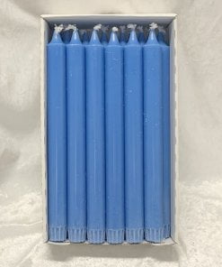 pakke med 18 styk i azurblå kronelys 25 centimeter i 100% ren stearin til lysestager