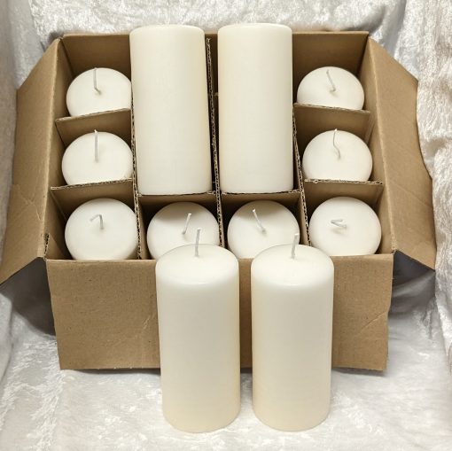 Cremefarbene Blockkerzen Kerzen ø6,8 für Hochzeiten und Partys Kaufen Sie ein Kartonangebot mit 12 Stück