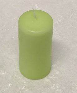 hellgrüne Blockkerze 5,8 x 12 Zentimeter günstige Kerze für Ostern
