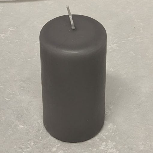 grå bloklys stearinlys 6,8 x 13 centimeter velegnet til konfirmation og fester