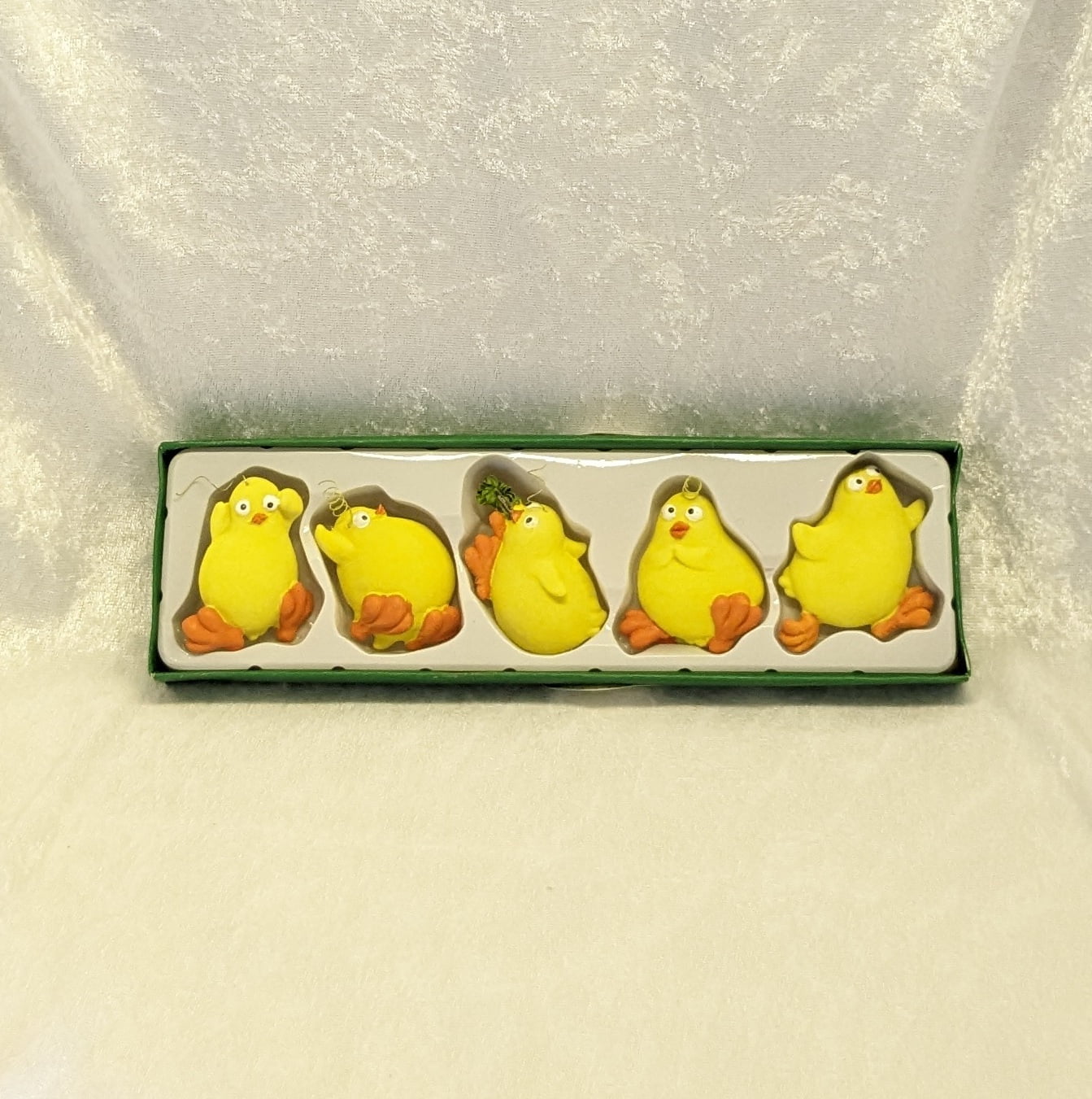 5 forskellige kyllinger til påske med magneter