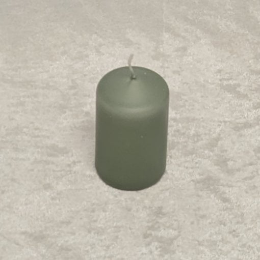 moosgrüne schöne Kerze von 11 Zentimetern zur Weihnachtsdekoration und für den Tisch