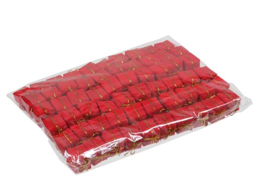 Pakete auf Steckern für Dekorationen in Rot mit Goldschnur