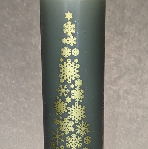 mosgrønt kalenderlys med juletræ formet med iskrystaller