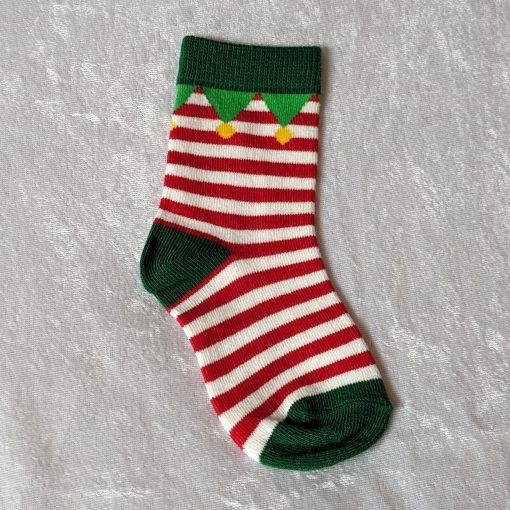 Weihnachtsstrümpfe für Kleinkinder in der Größe 2–4 Jahre, rot/weiß gestreift mit grünen Zehen
