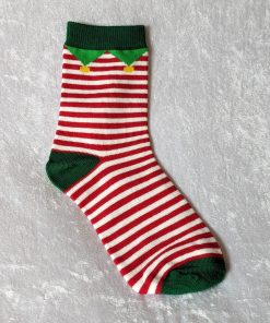 julestrømper til børn i størrelse 8-10 år der er stribede rød/hvid med grønne tæer