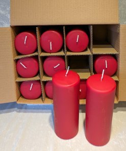 Box mit 12 roten Kerzen, Blockkerzen 7 x 18 cm.