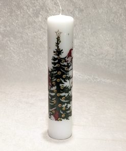 kalenderlys i hvid med stort juletræ og nisser ø5 og 24 centimeter