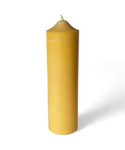 gult bloklys i ren stearin der måler 7 x 25 centimeter